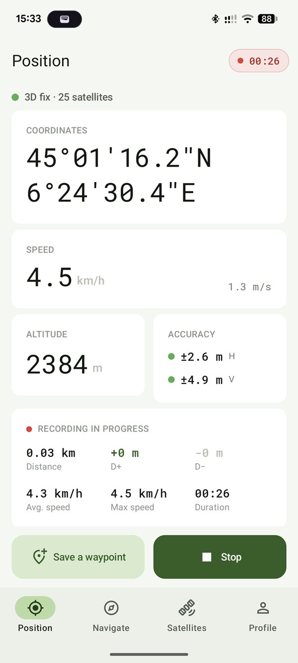 CairnGPS Position screen: GPS coordinates, speed, altitude, accuracy and an active recording