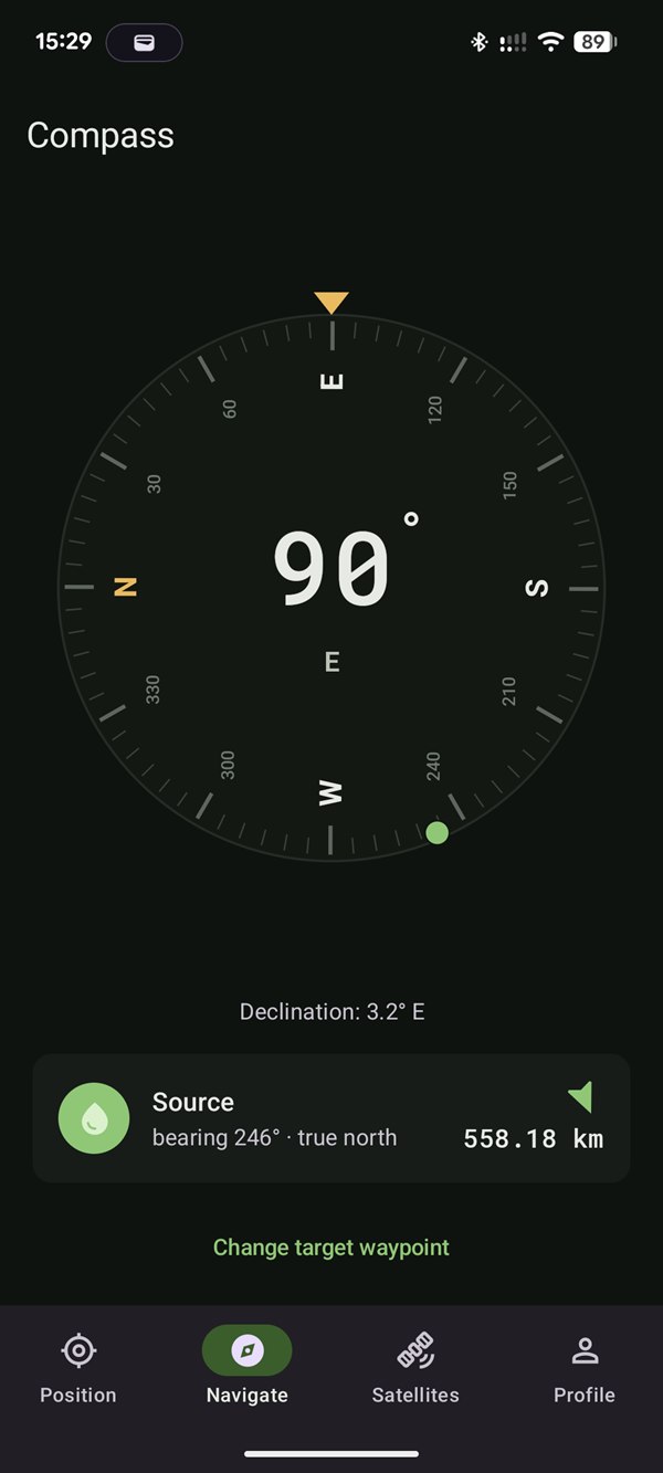 CairnGPS compass: dial, magnetic declination and navigation to a waypoint